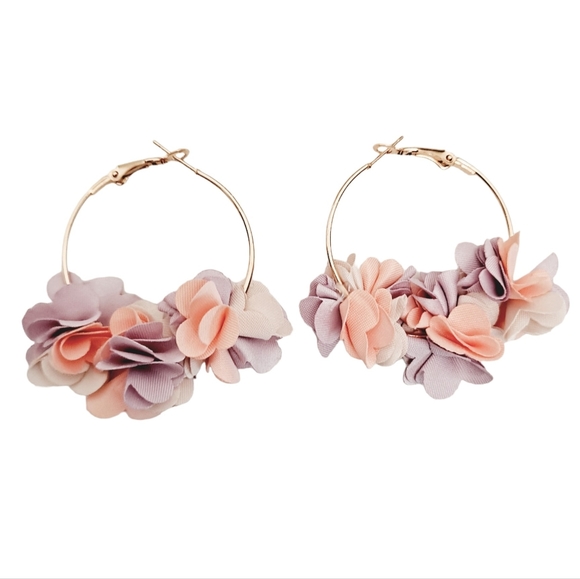 💖 2/$30 Gold tone floral Hoop pink fabric pastel Petals big Earrings - Picture 12 of 16